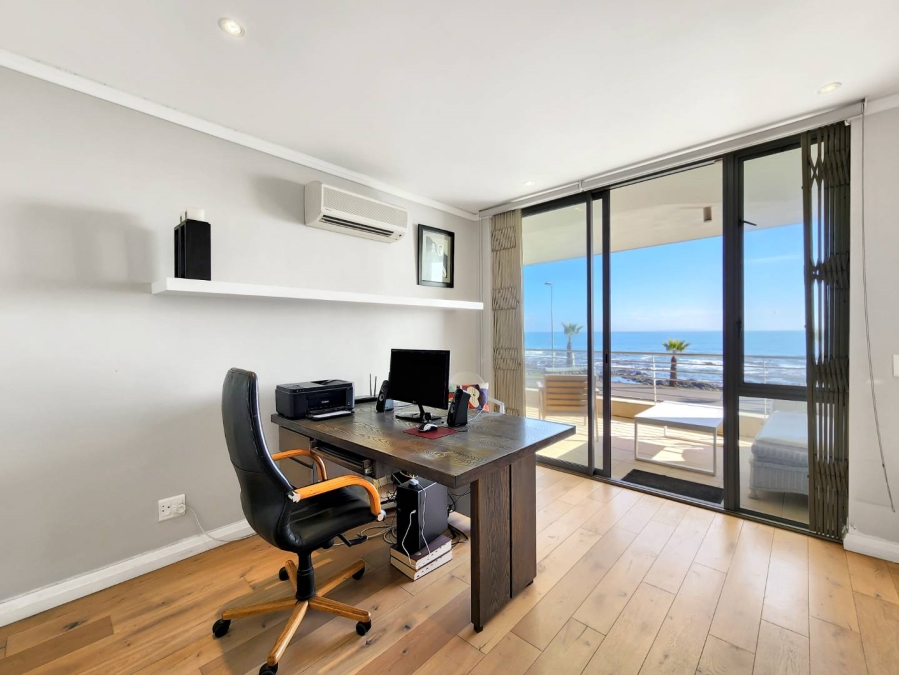 3 Bedroom Property for Sale in Mouille Point Western Cape